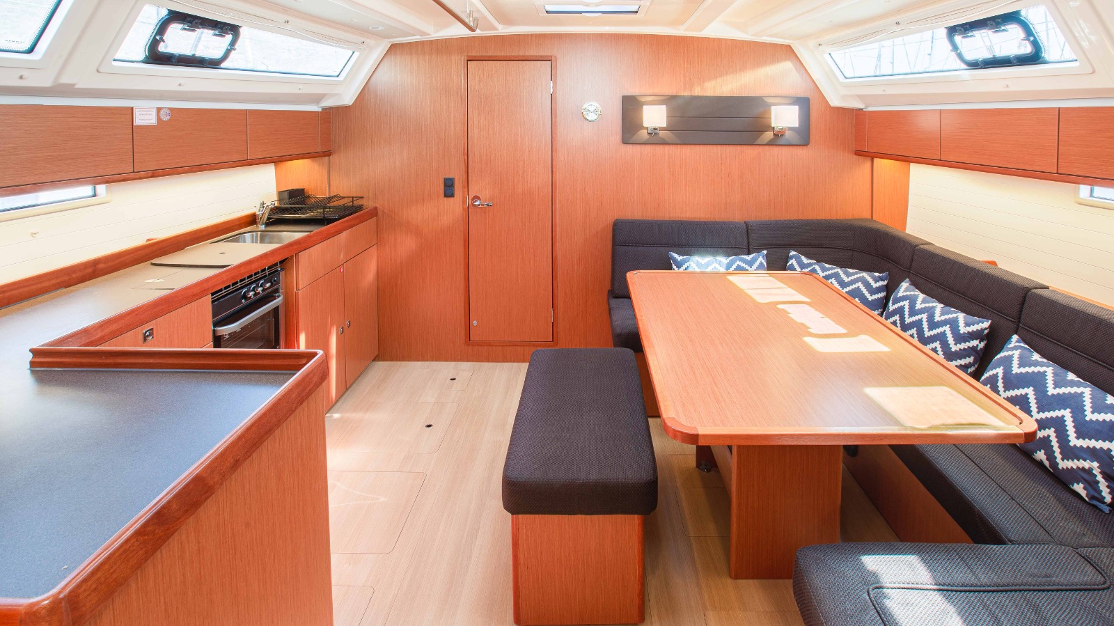 Bavaria 46 Cruiser — photo 3