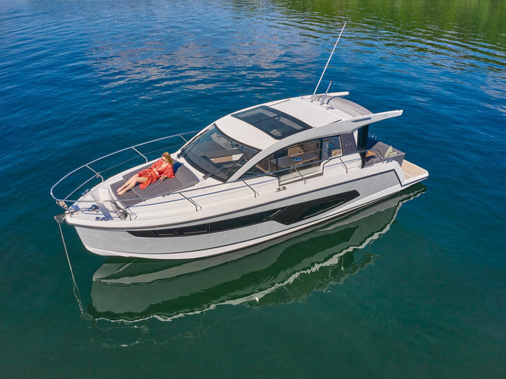 Sealine C335 — photo 1