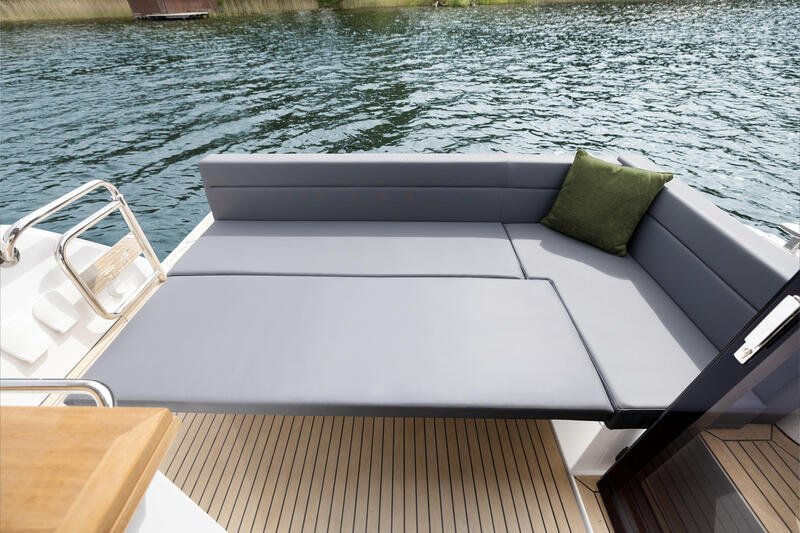 Sealine C335 — photo 2