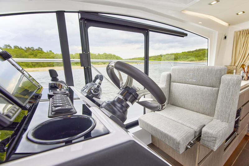 Sealine C335 — photo 8