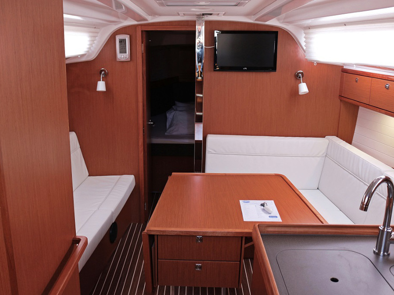 BAVARIA C 37 BT — photo 4