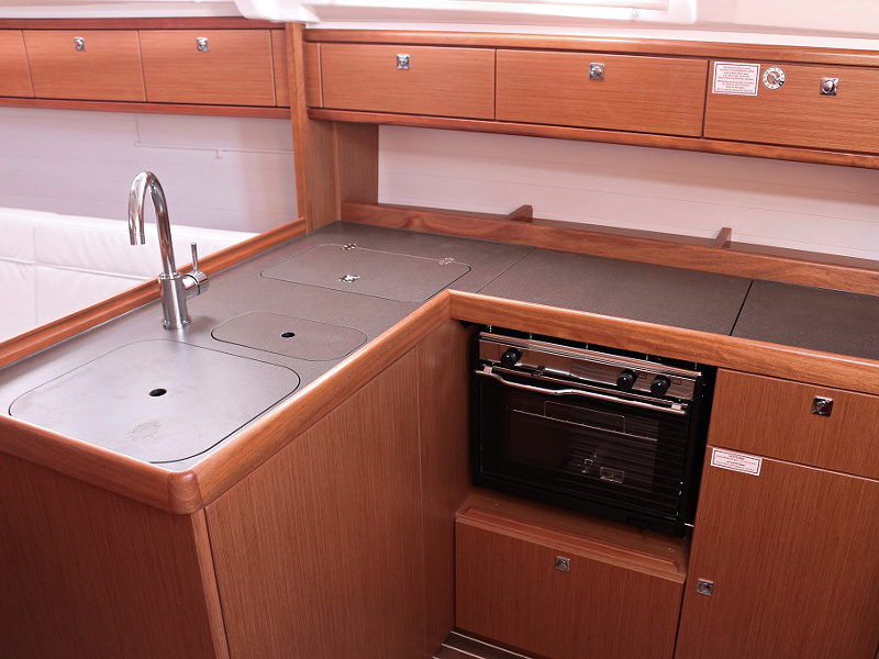 BAVARIA C 37 BT — photo 8