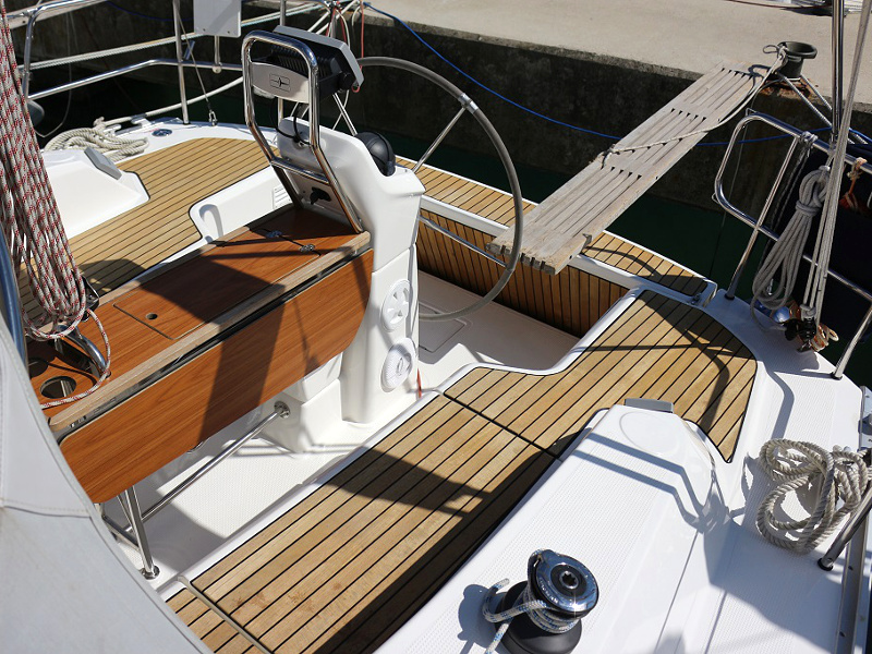 BAVARIA C 33 — photo 7