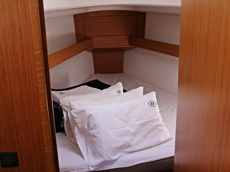 BAVARIA C 33 — photo 6