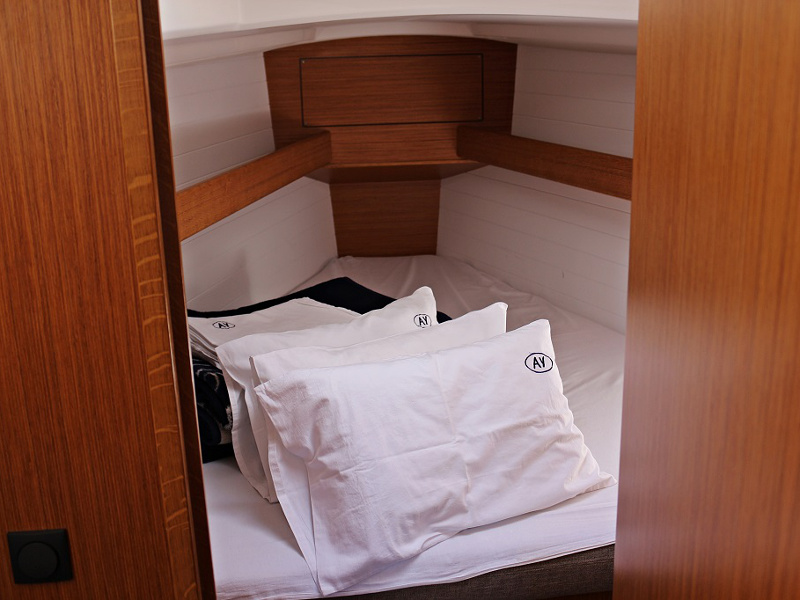 BAVARIA C 33 — photo 9