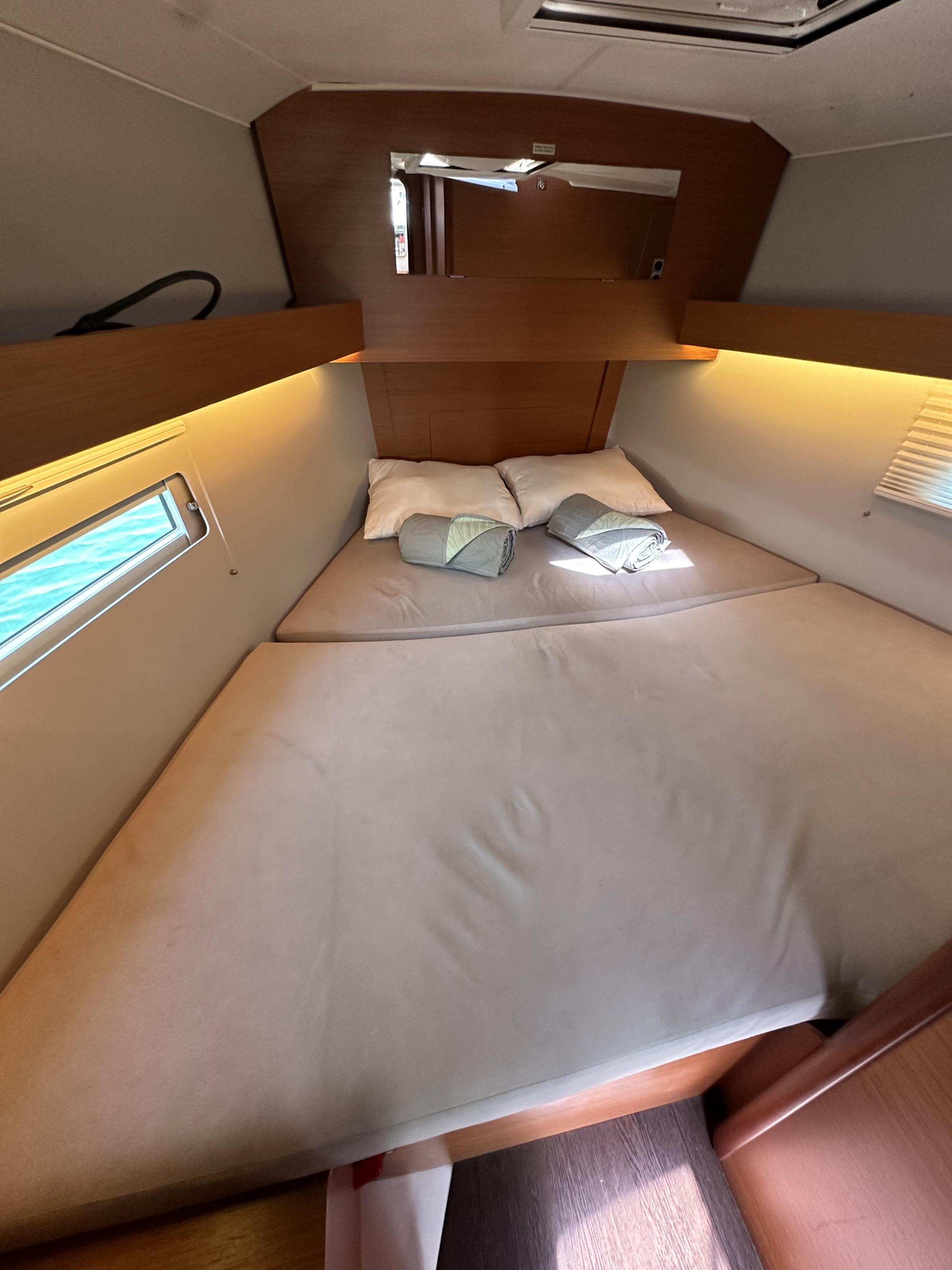 Dufour 390 Grand Large — photo 5