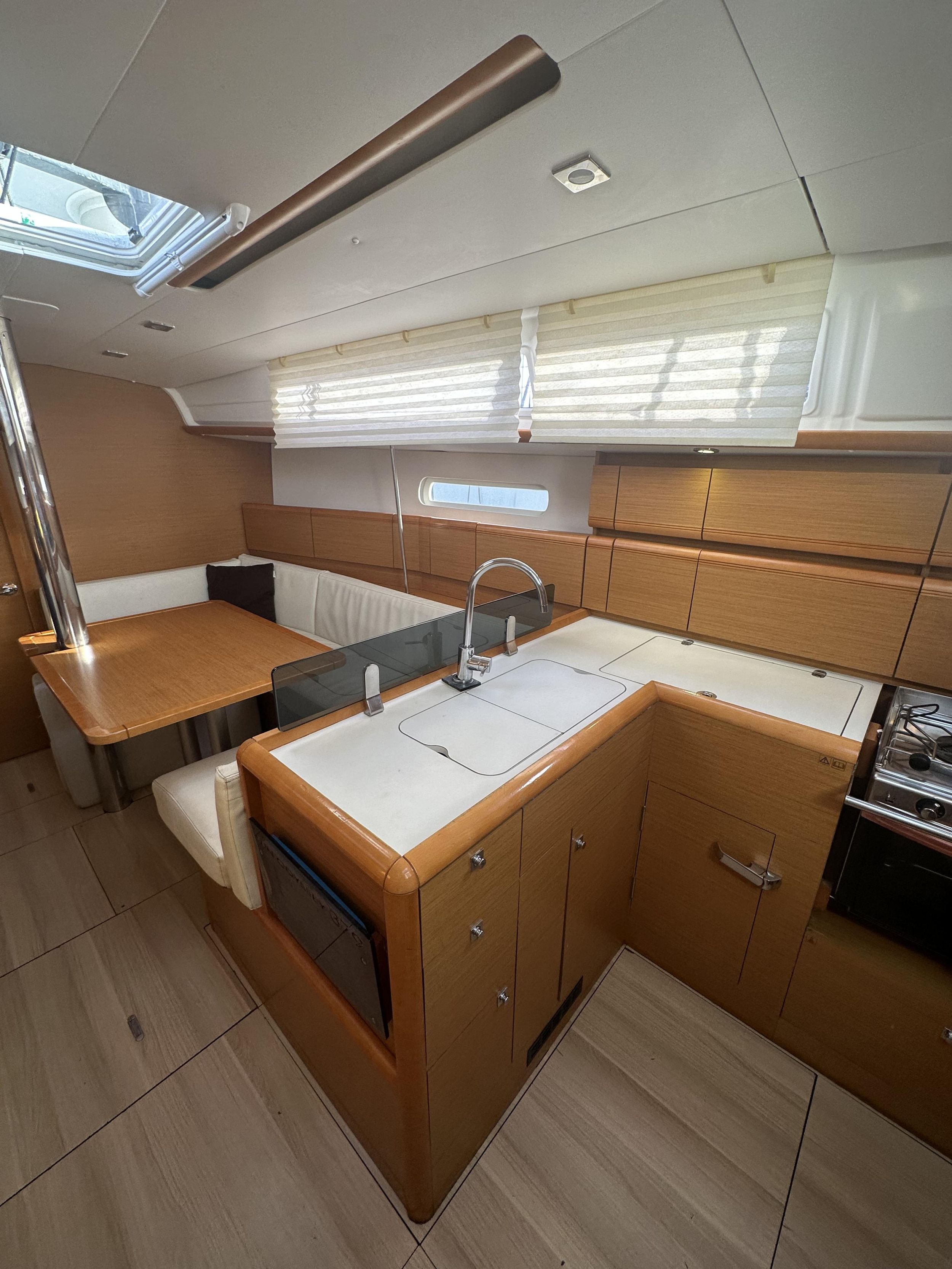 Sun Odyssey 379 — photo 10