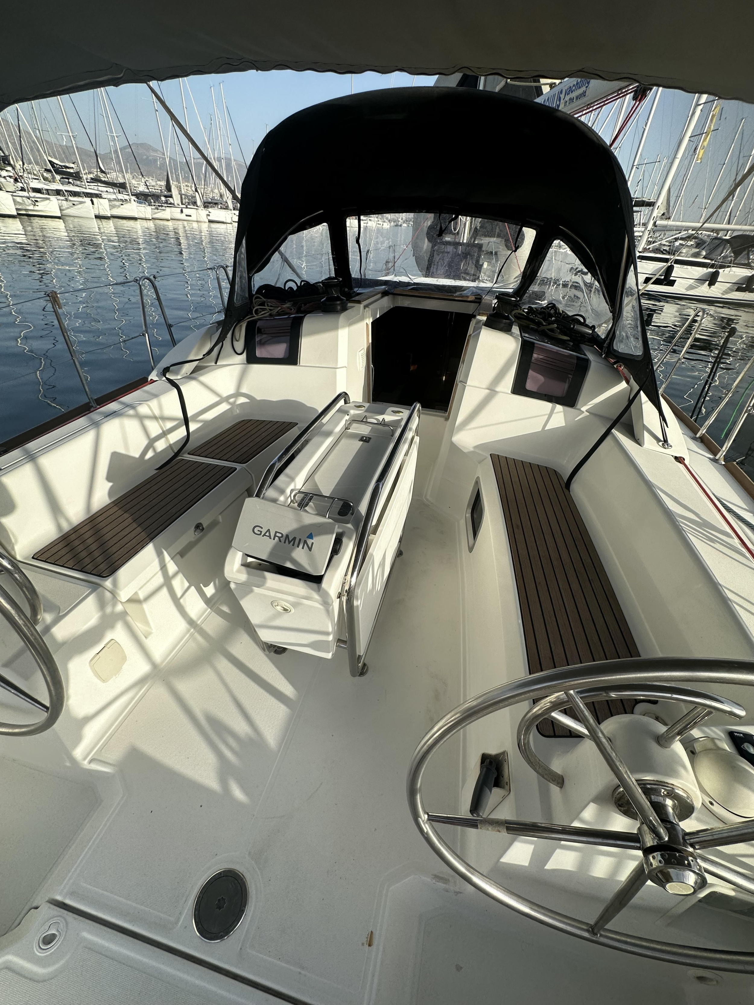 Sun Odyssey 379 — photo 11