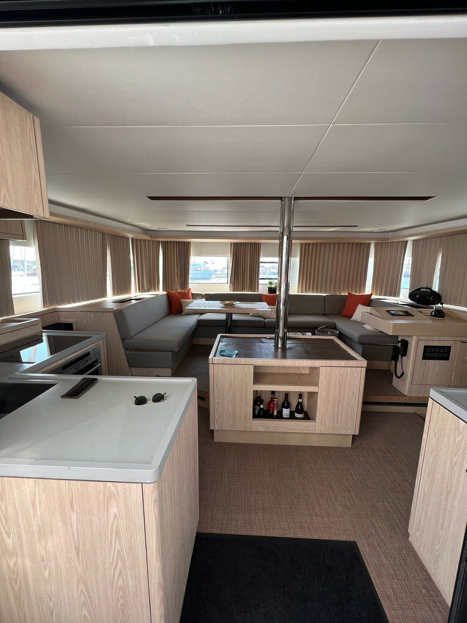 Lagoon 50 — photo 10
