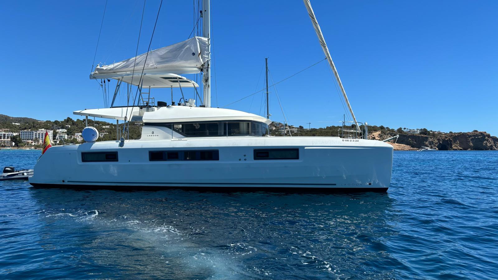 Lagoon 50 — photo 22