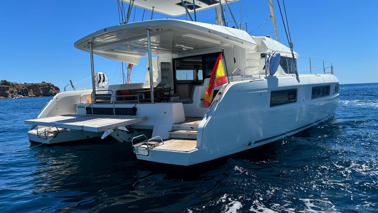 Lagoon 50 — photo 9