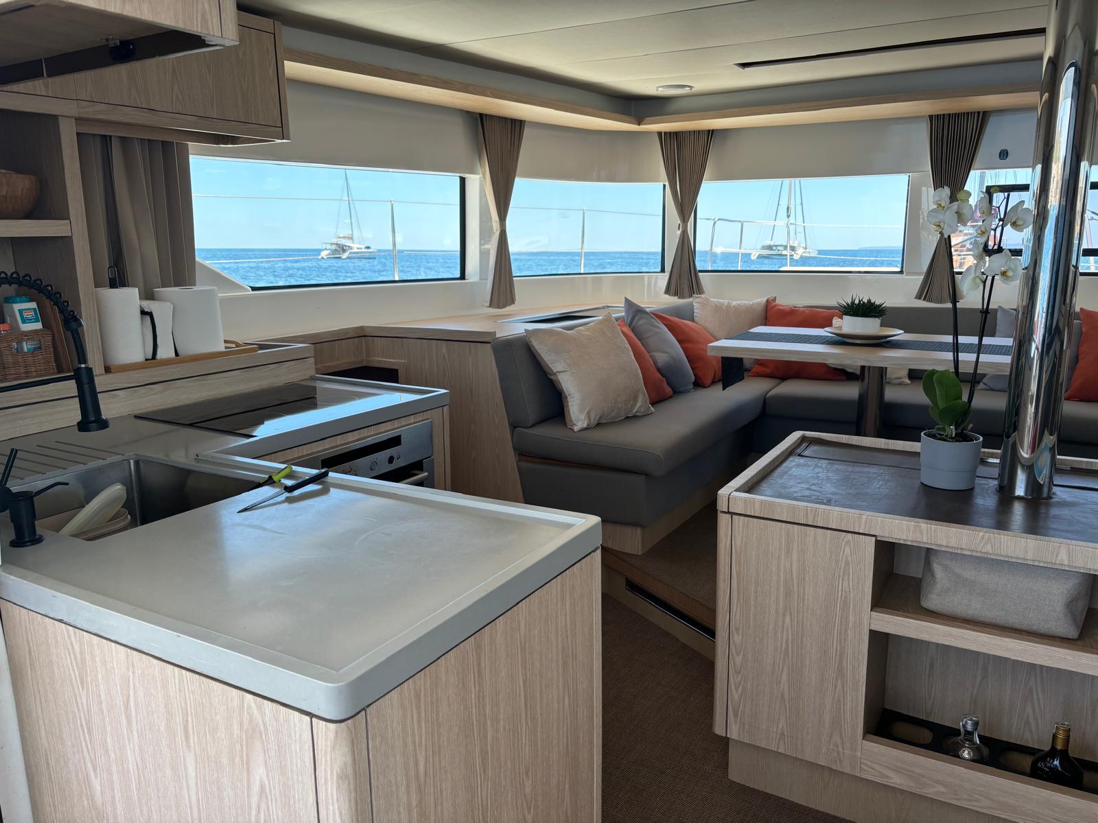 Lagoon 50 — photo 5