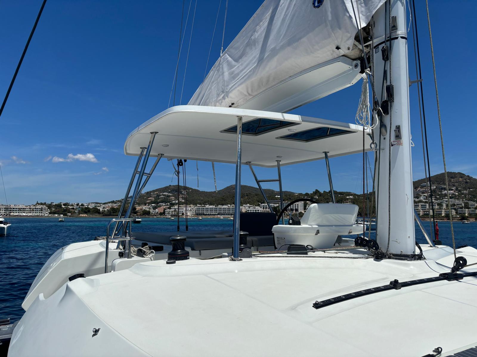 Lagoon 50 — photo 24