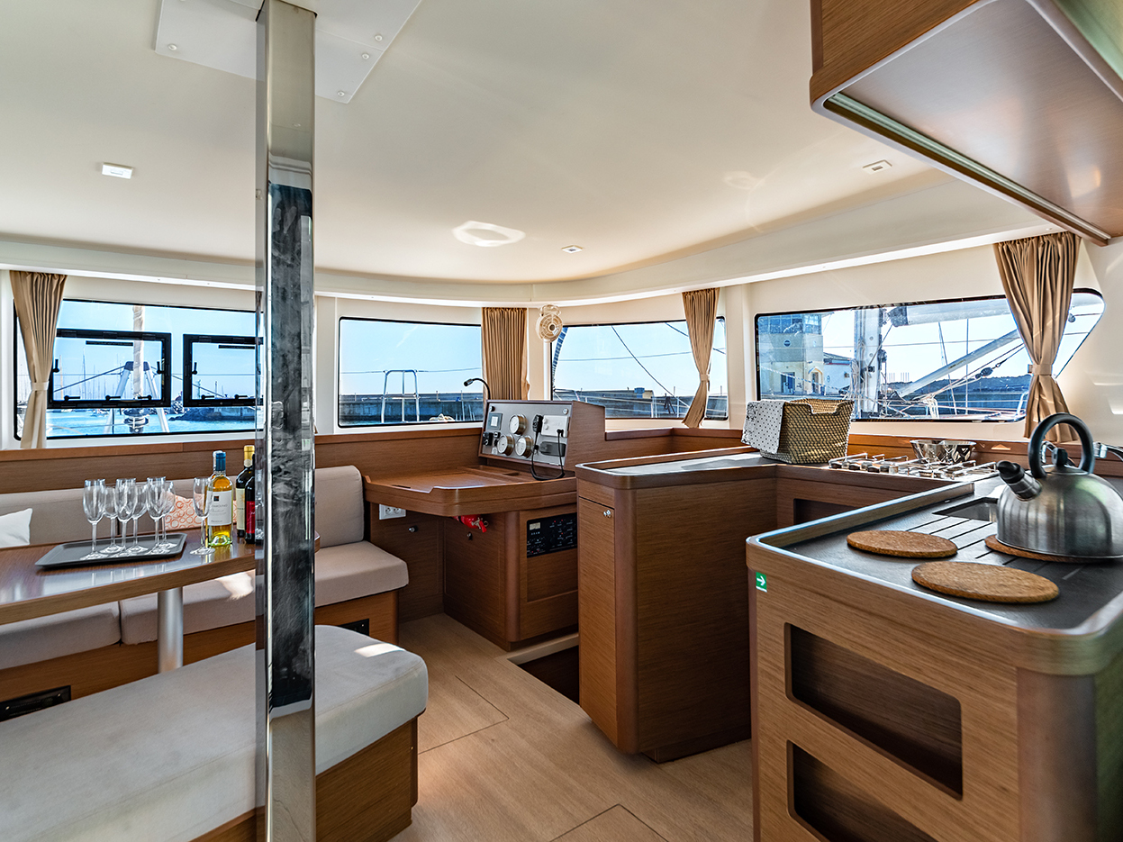 Lagoon 42 — photo 21