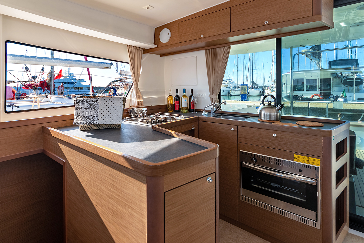 Lagoon 42 — photo 20