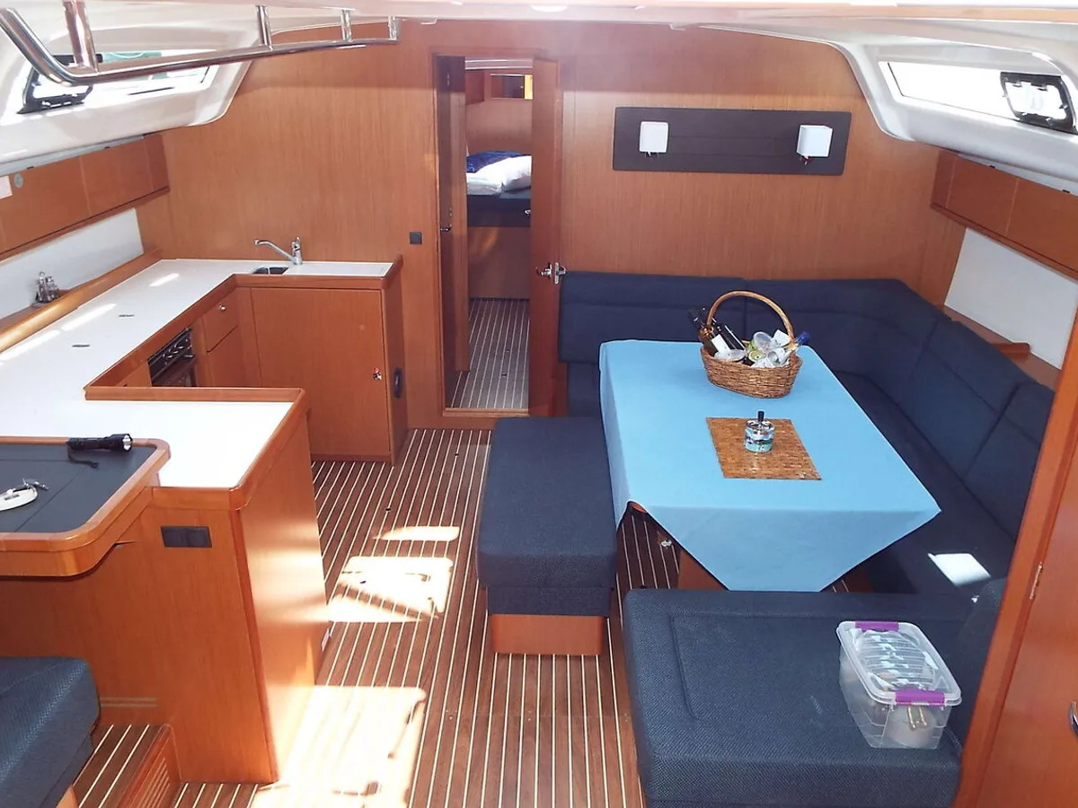 Bavaria 51 — photo 3