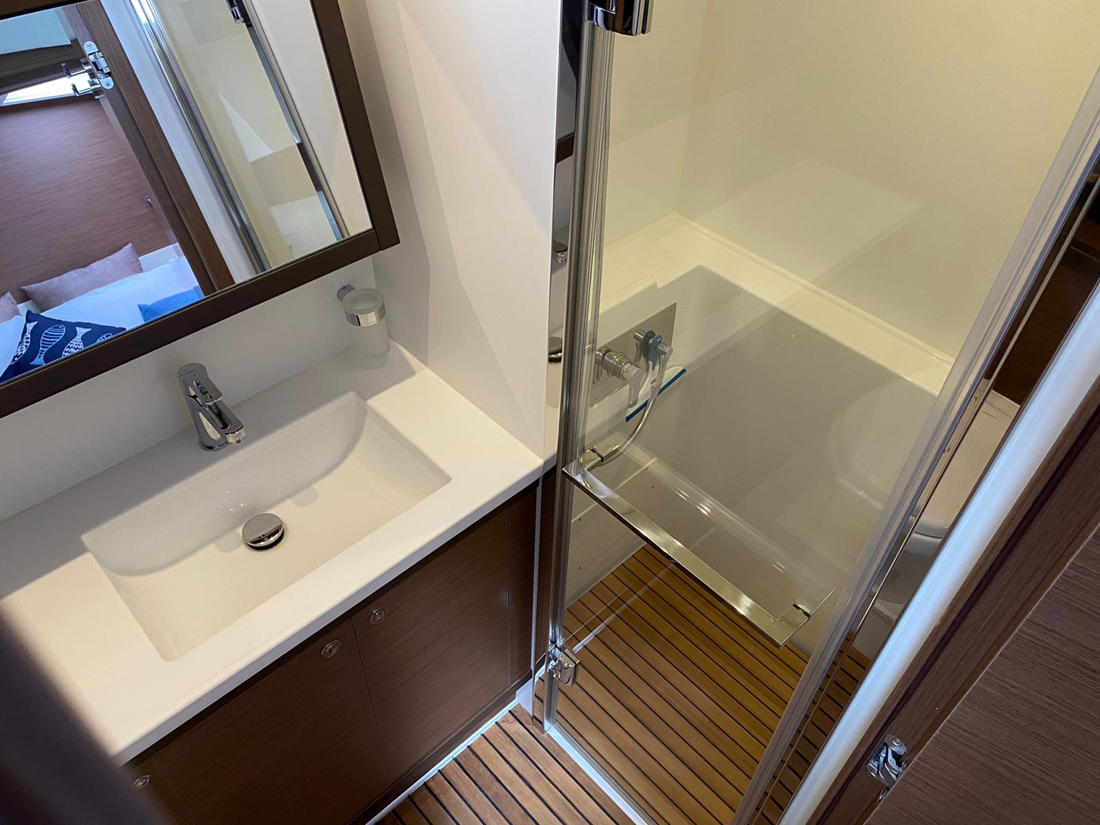 Lagoon 52F — photo 15