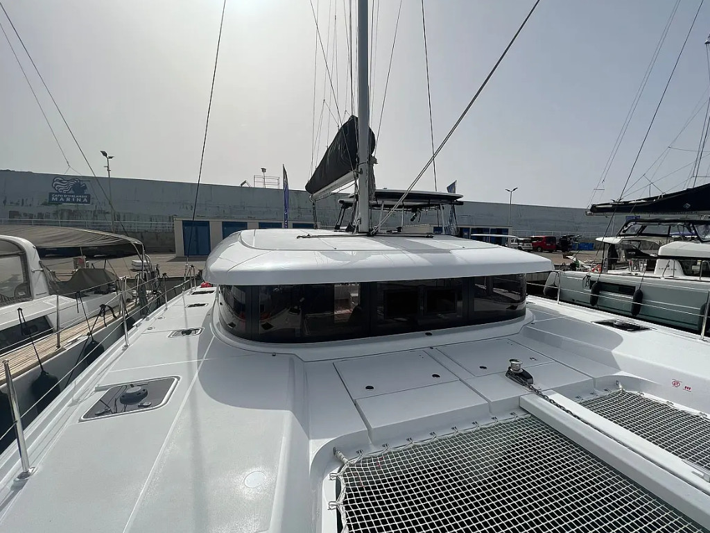 Lagoon 42 — photo 11