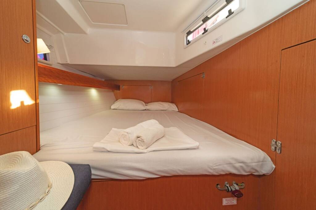 Bavaria Cruiser 45 — photo 10