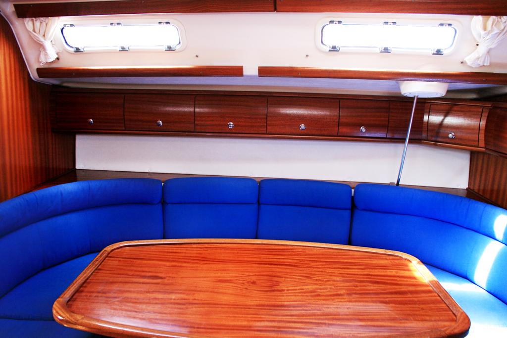 Bavaria 49 — photo 8