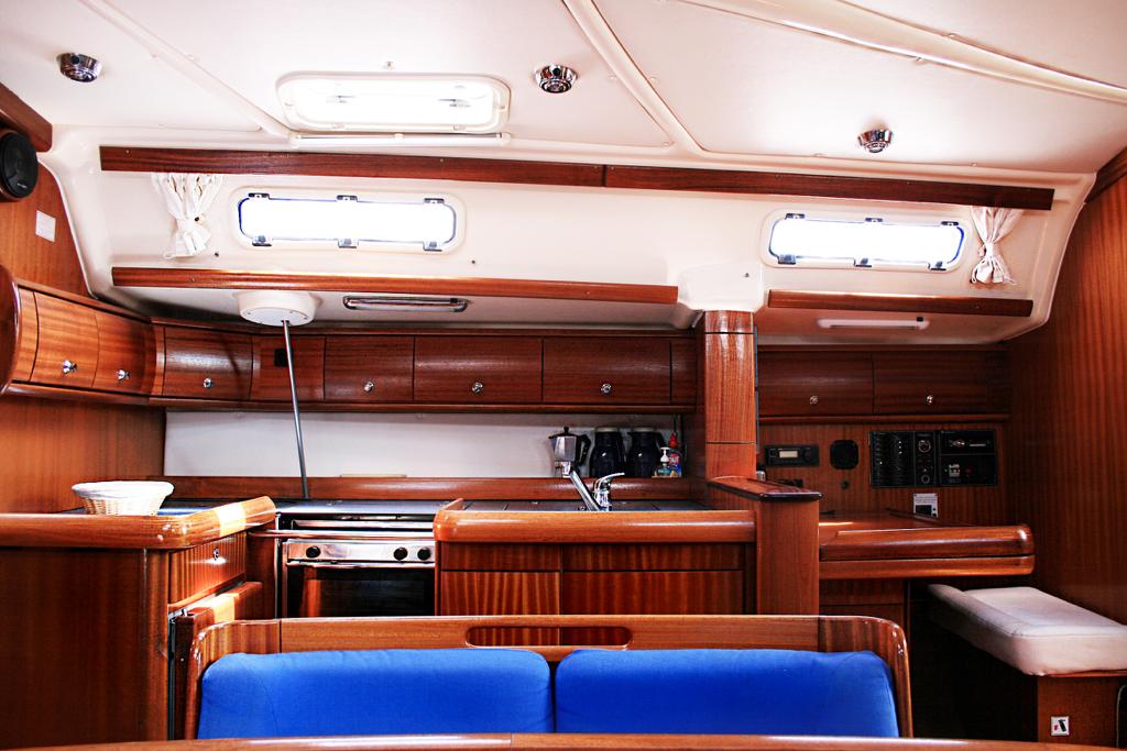 Bavaria 49 — photo 6