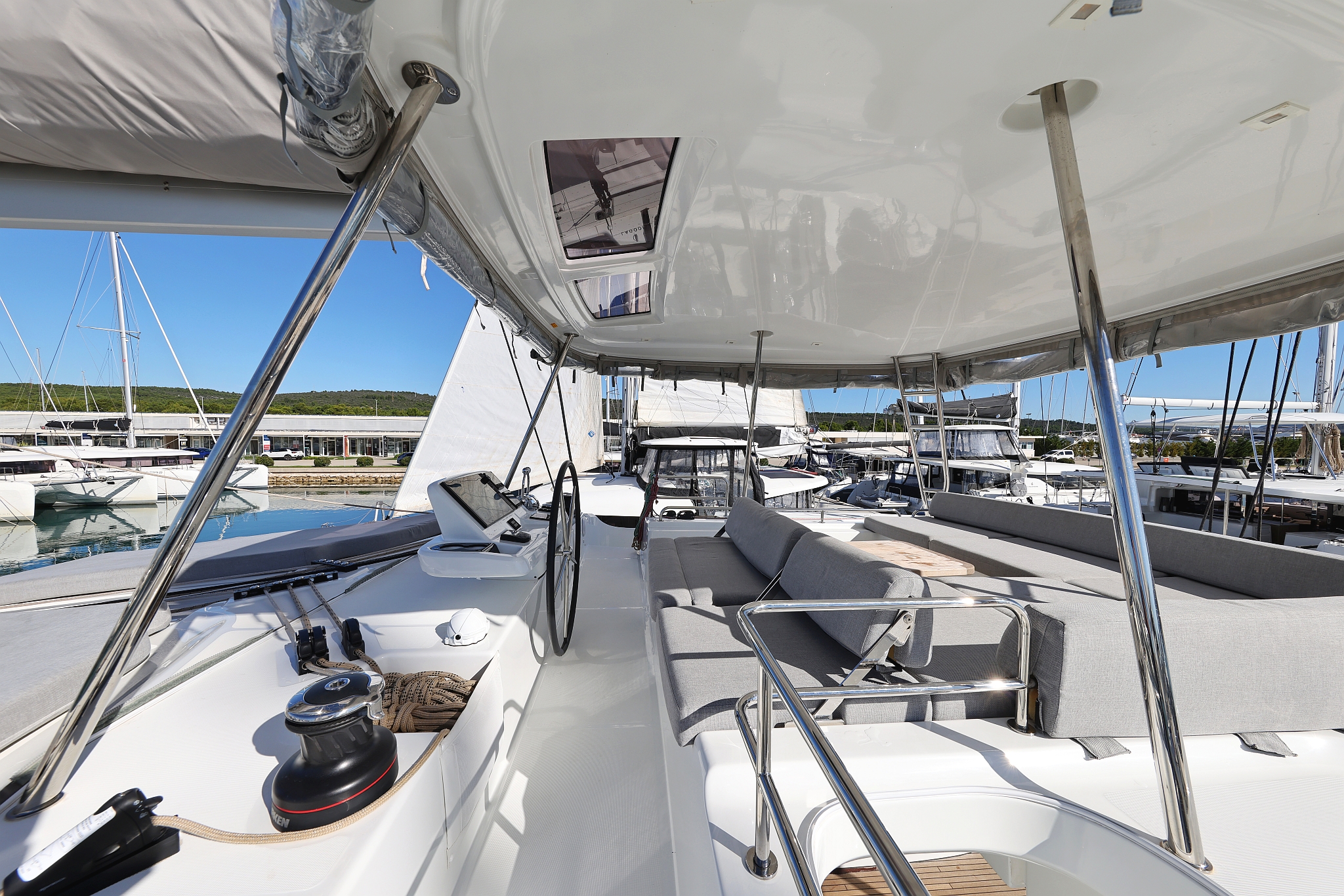 Lagoon 51- 6 cab — photo 9