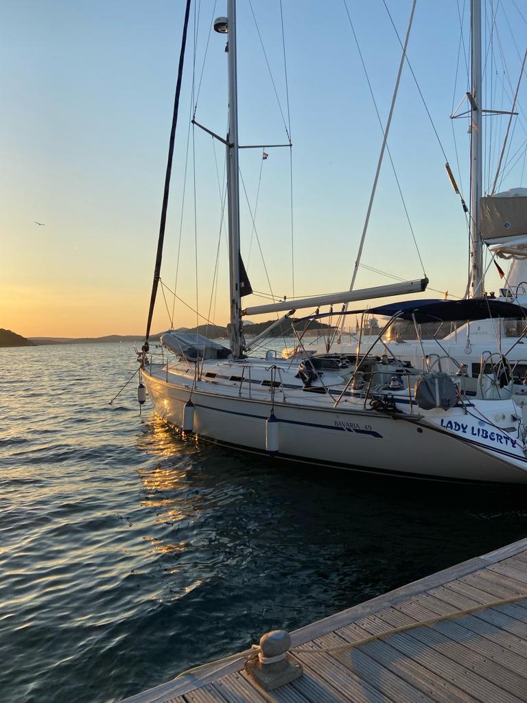 Bavaria 49 — photo 13