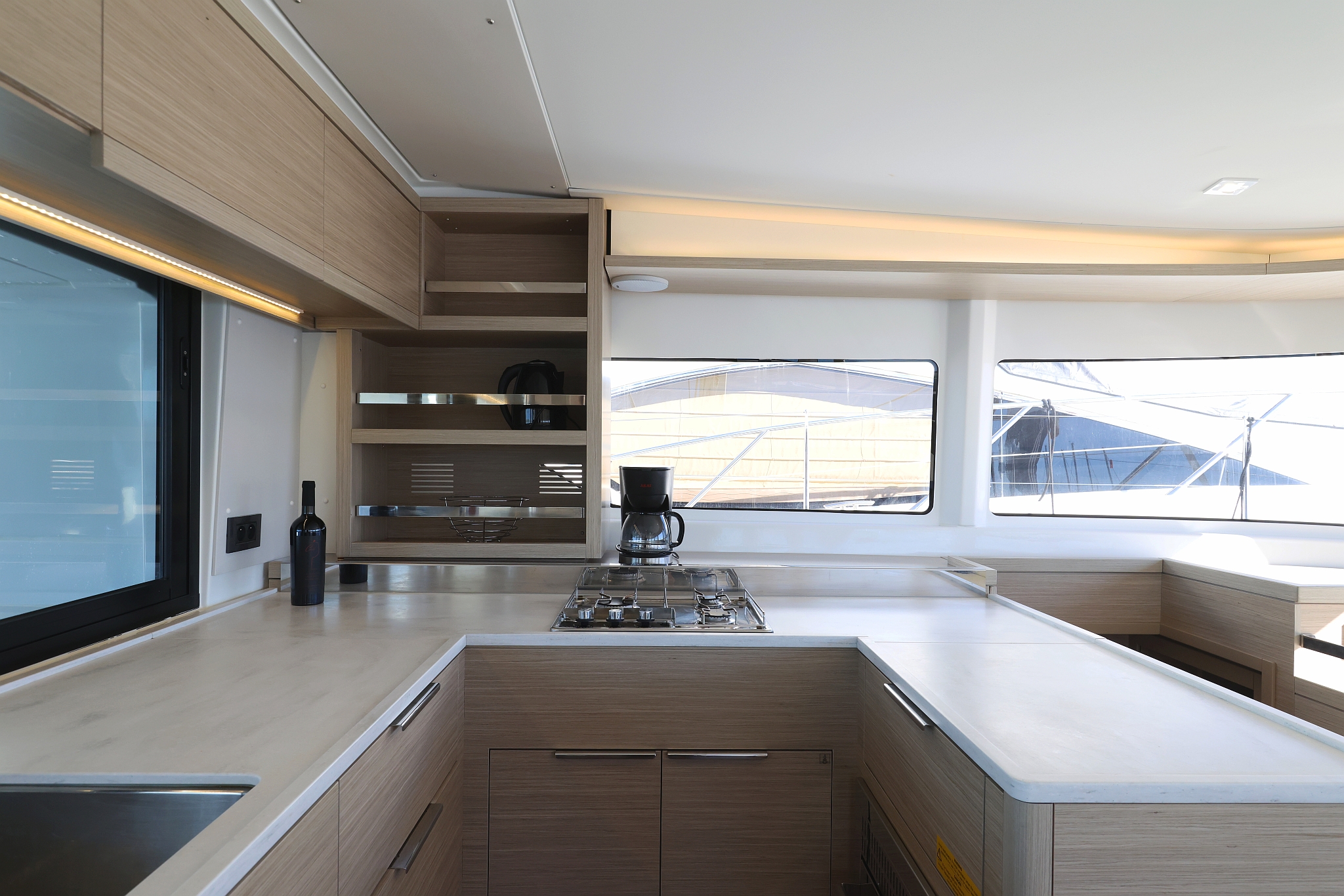 Lagoon 46 — photo 16