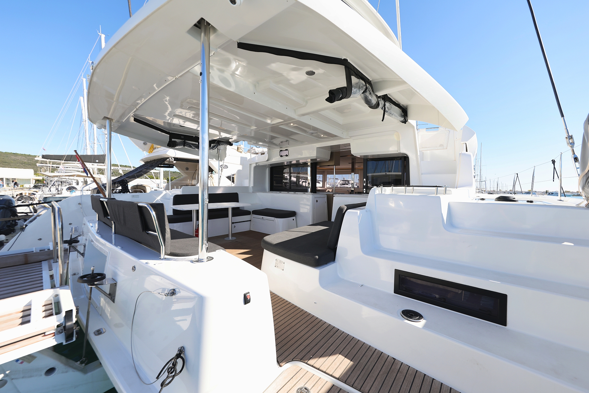 Lagoon 46 — photo 10
