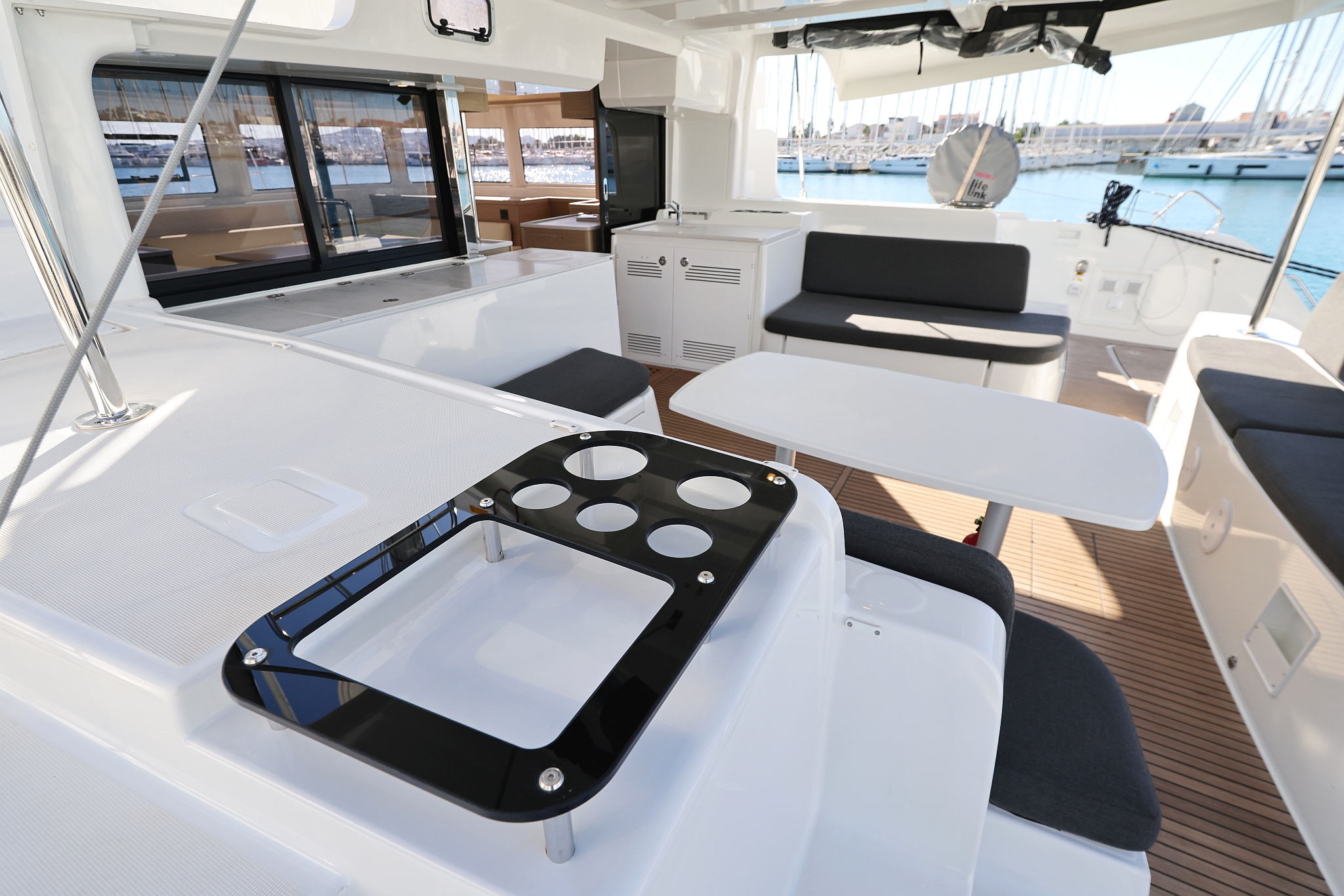 Lagoon 46 — photo 2