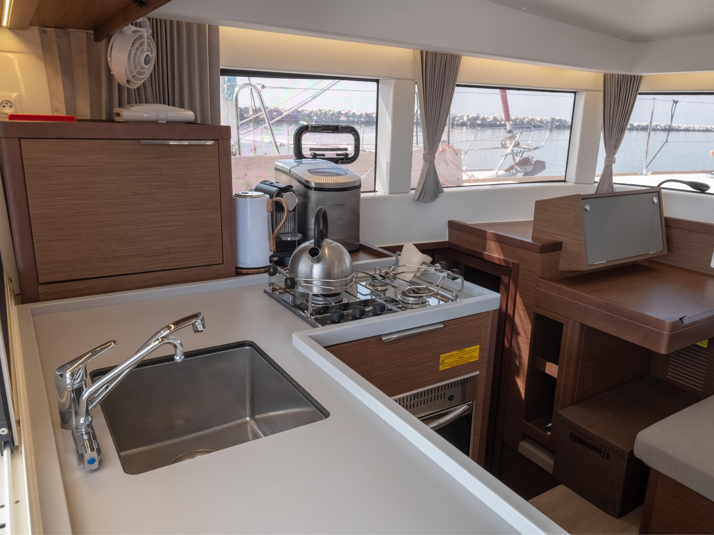 Lagoon 40 — photo 92