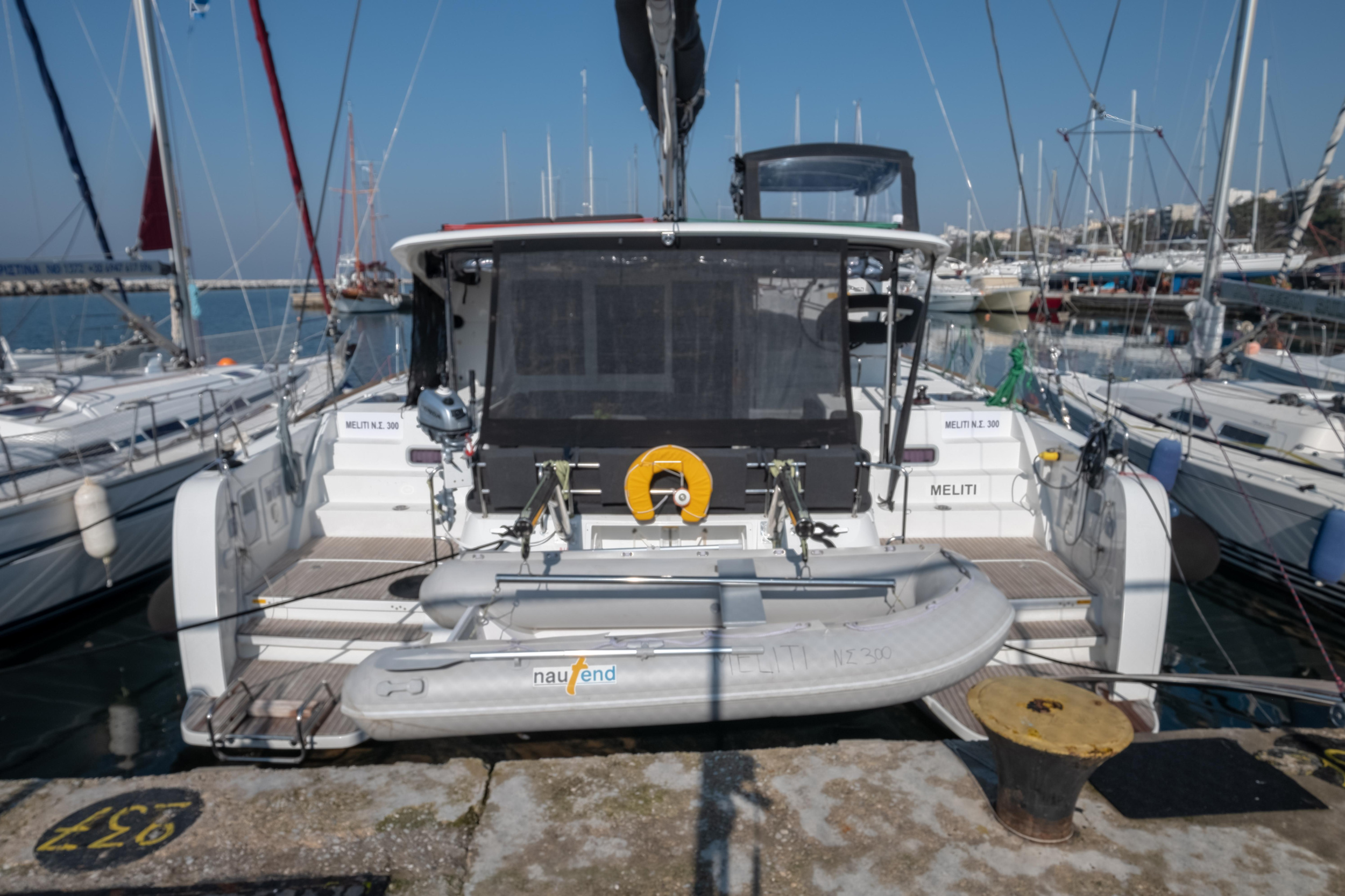 Lagoon 40 — photo 30