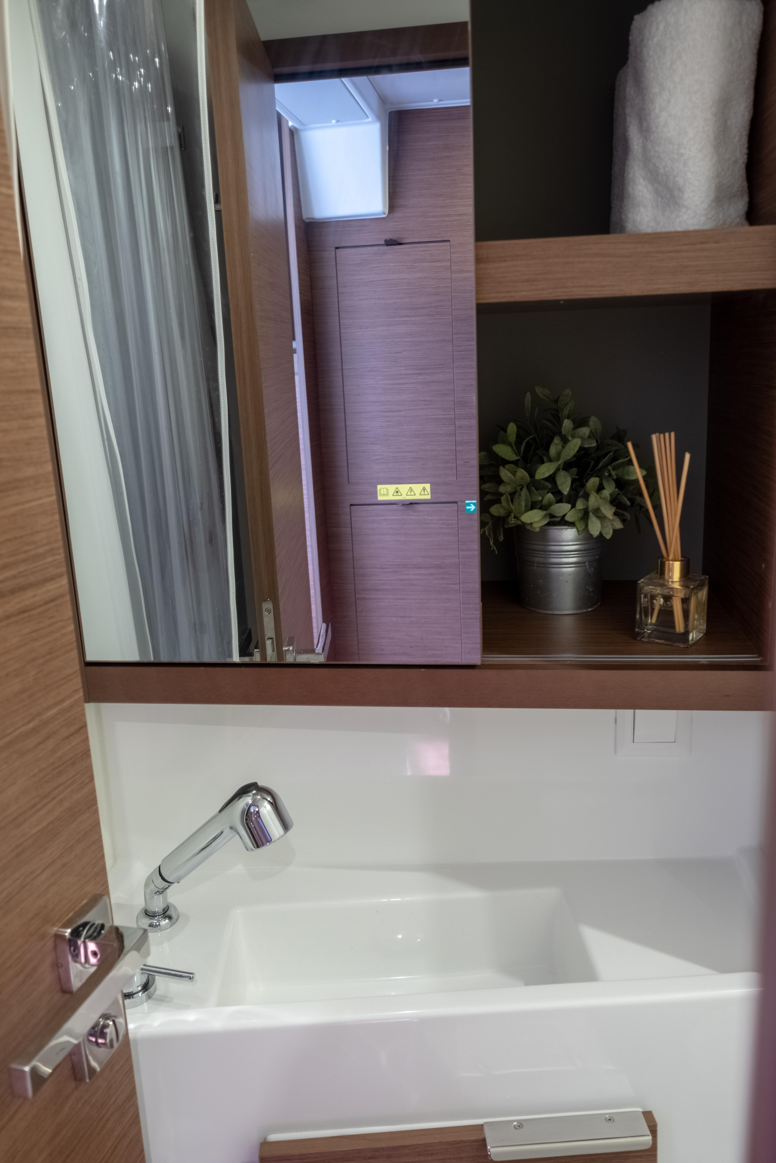 Lagoon 40 — photo 20
