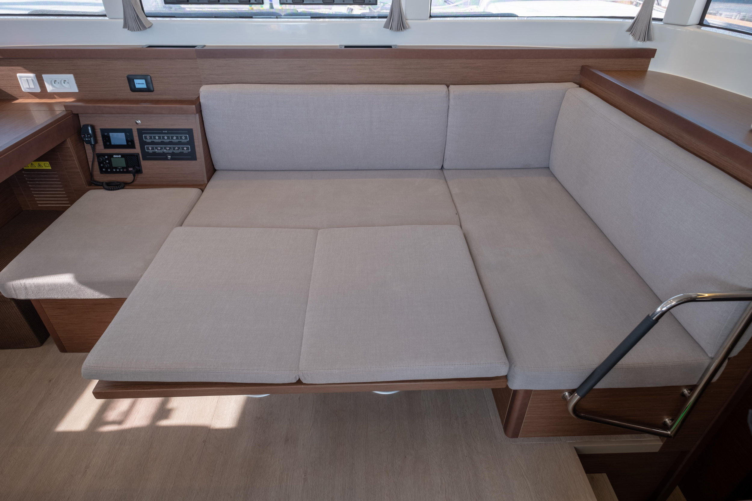 Lagoon 40 — photo 25