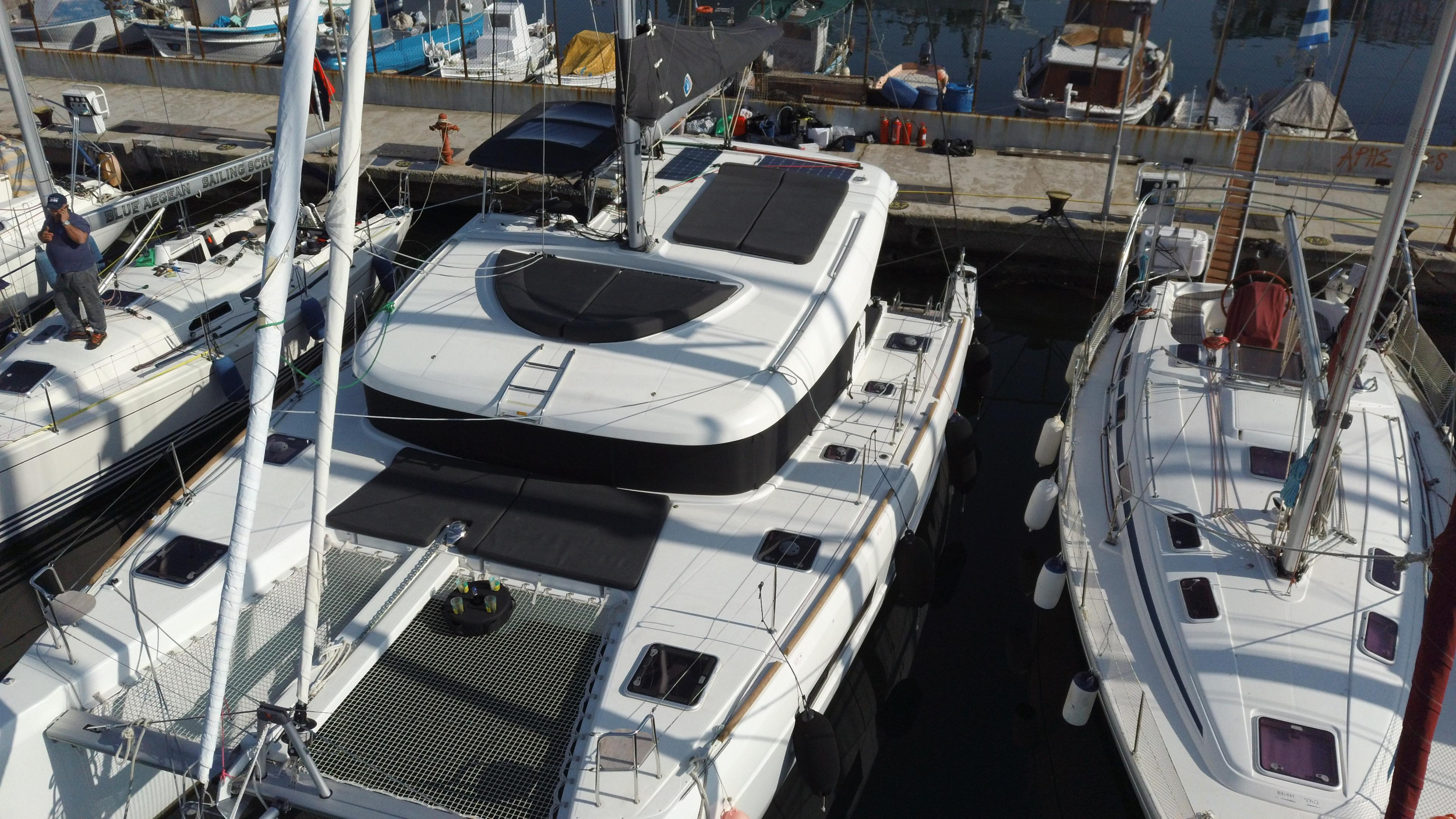 Lagoon 40 — photo 3