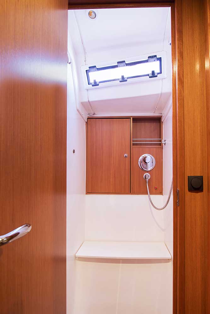 Bavaria 45 Cruiser — photo 19