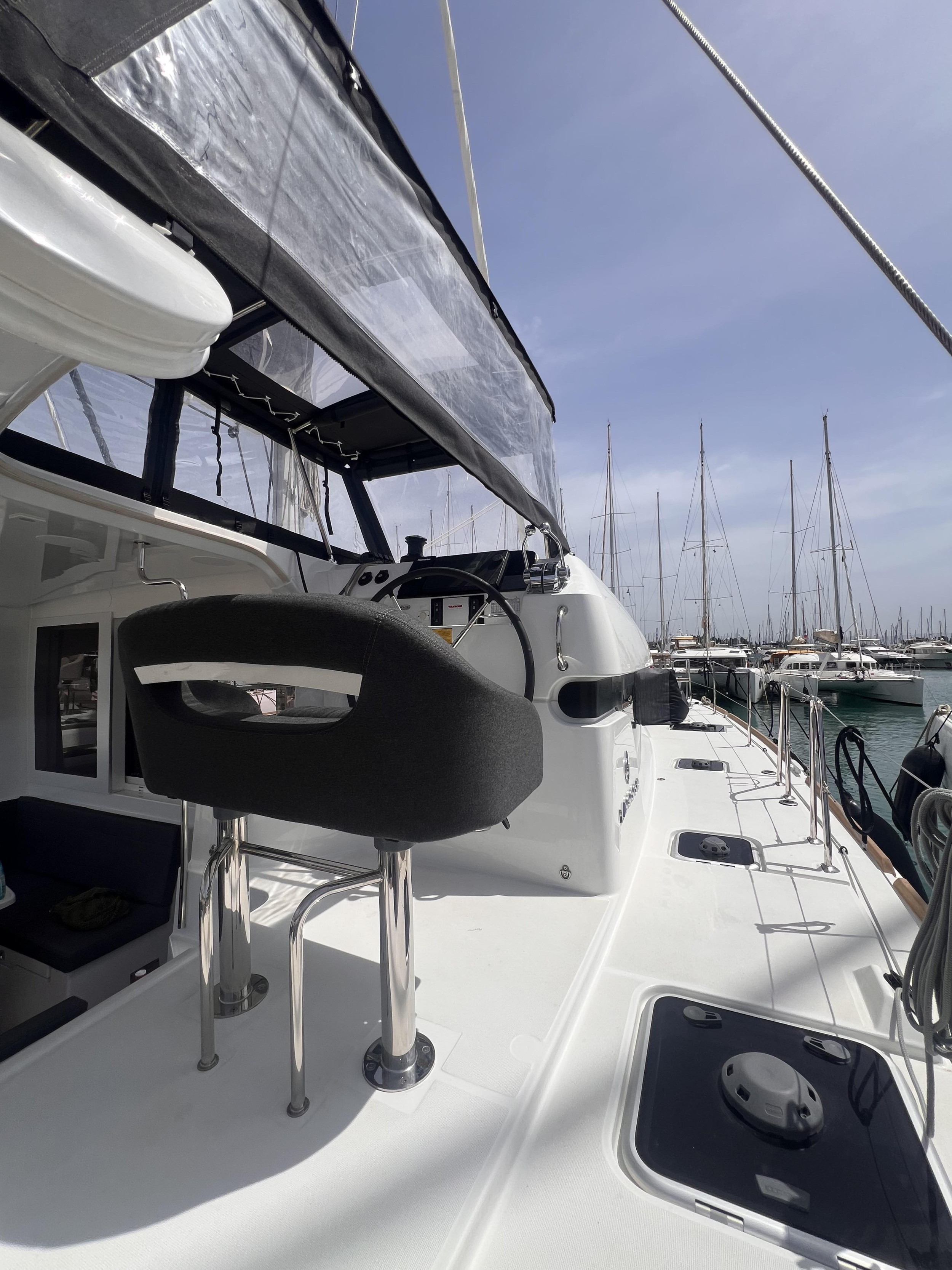 Lagoon 40 — photo 18