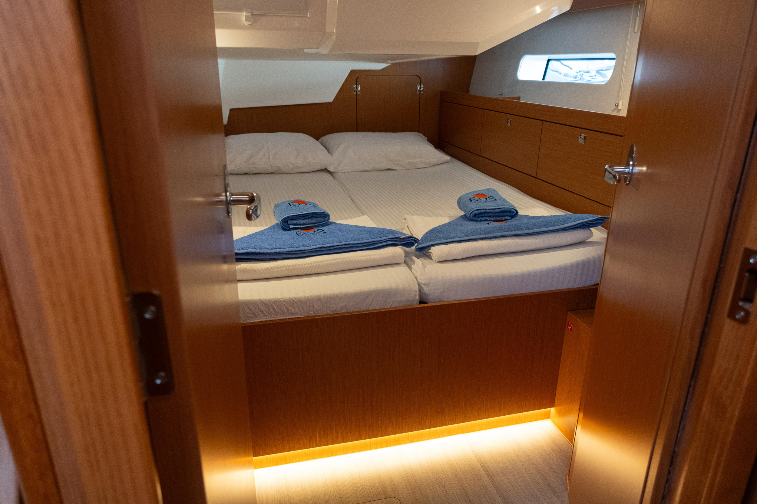 Bavaria C46 — photo 17