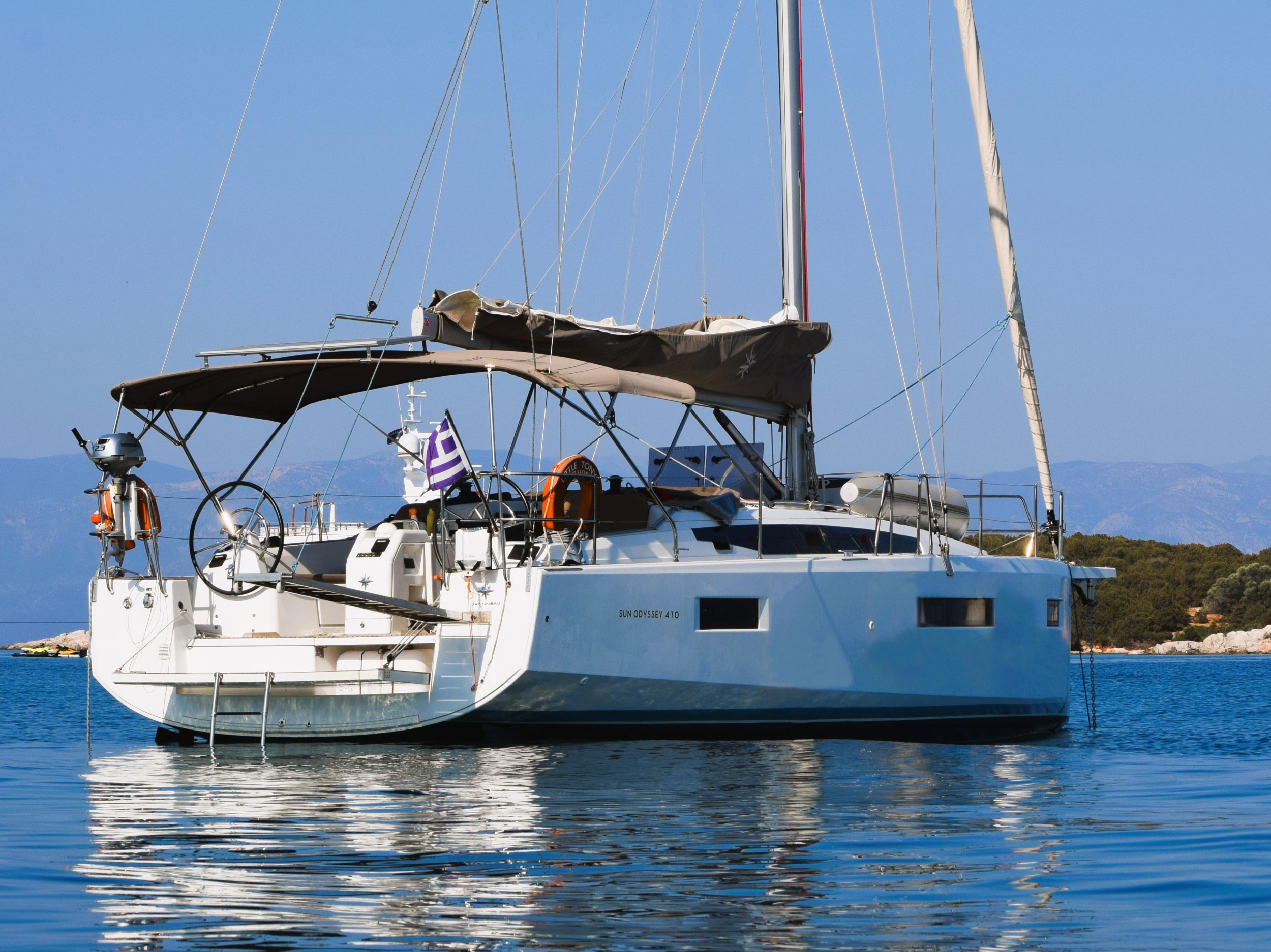 Sun Odyssey 410 — photo 1