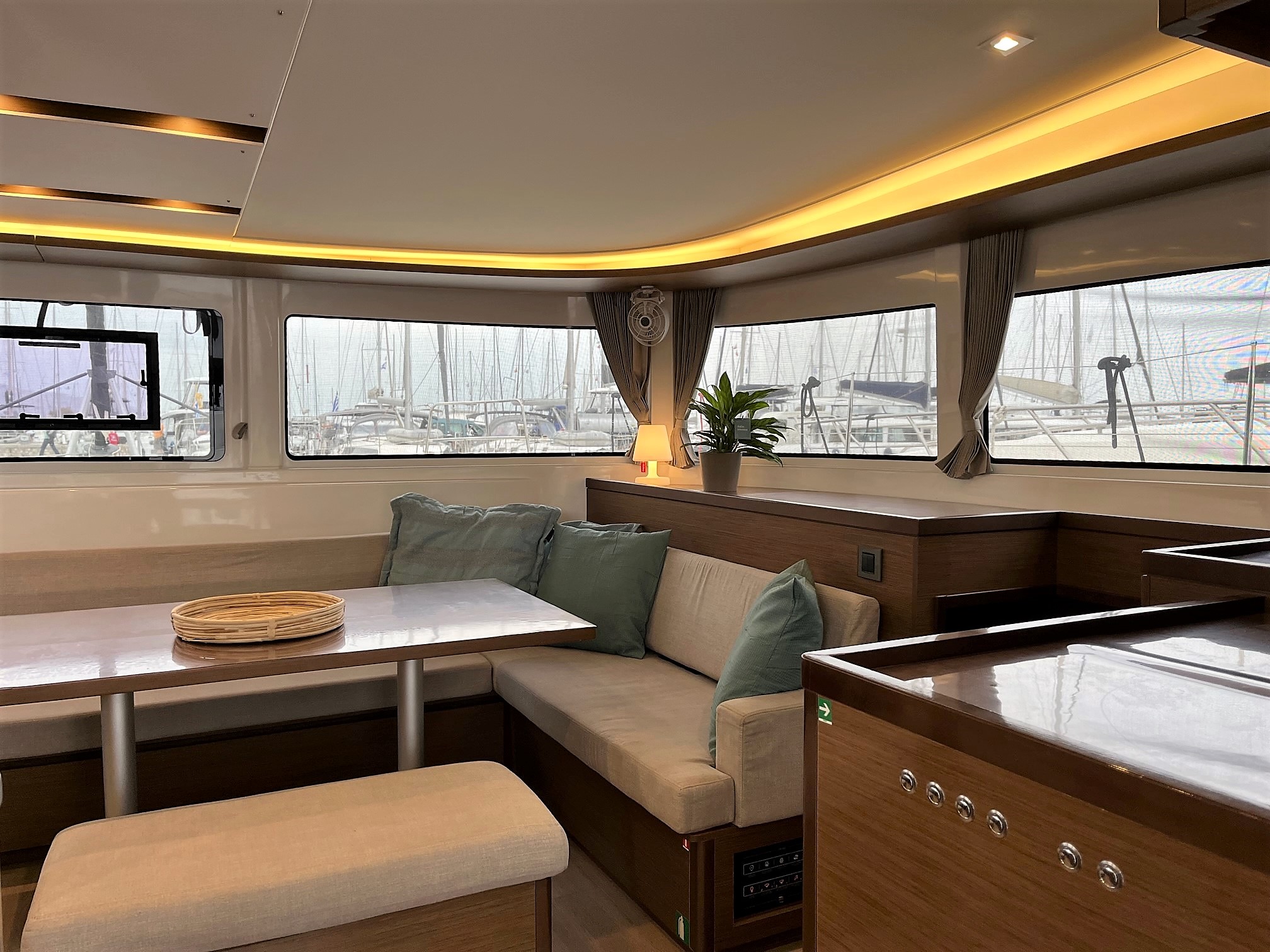 Lagoon 46 — photo 12
