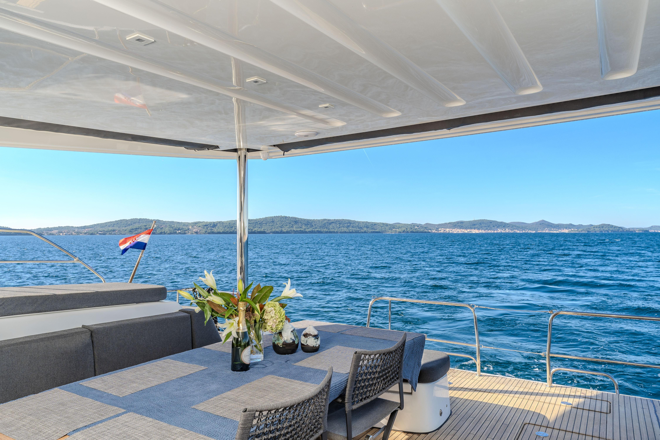 Lagoon 55 — photo 7
