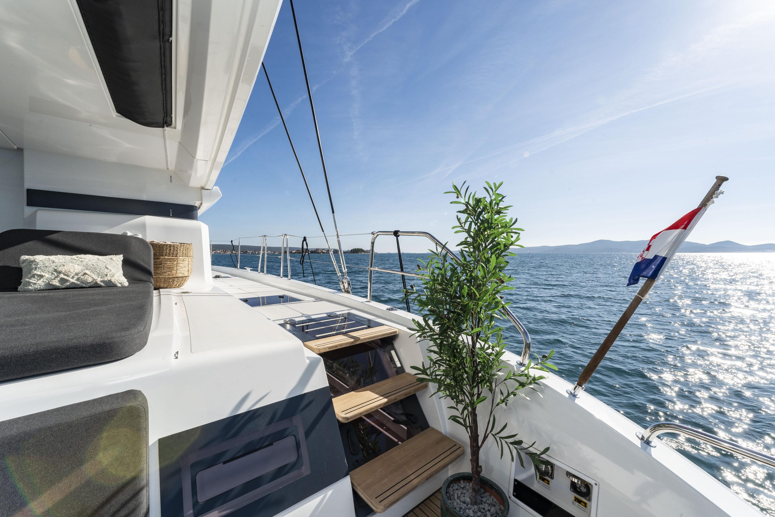 Lagoon 55 — photo 14