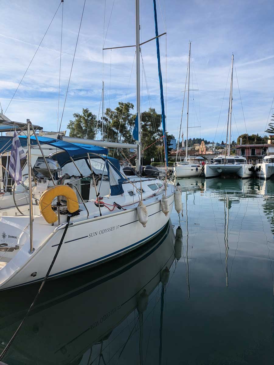Sun Odyssey 37 — photo 9