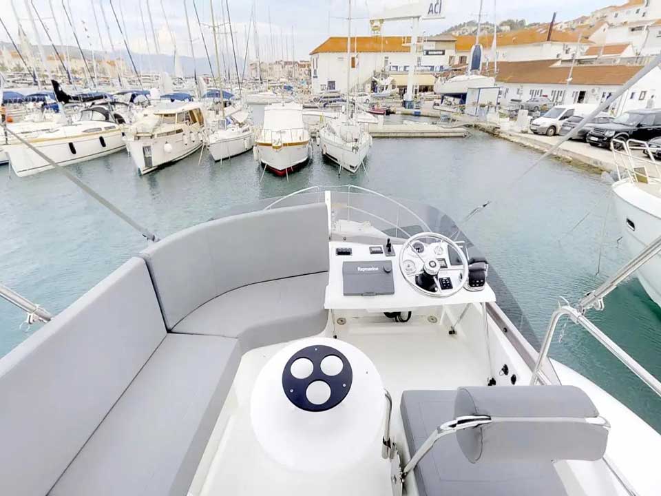 Swift Trawler 30 — photo 20