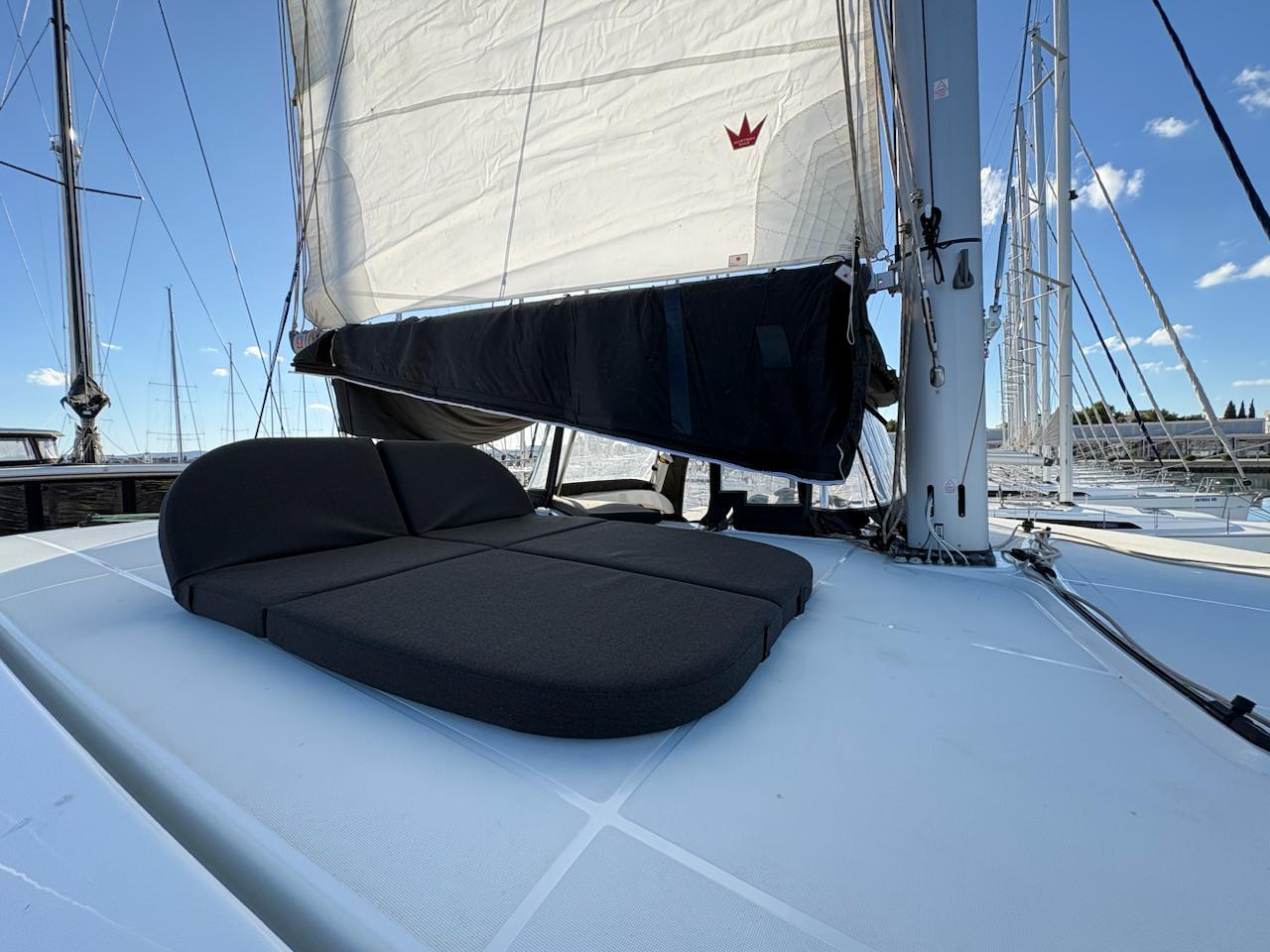 Lagoon 42 — photo 12