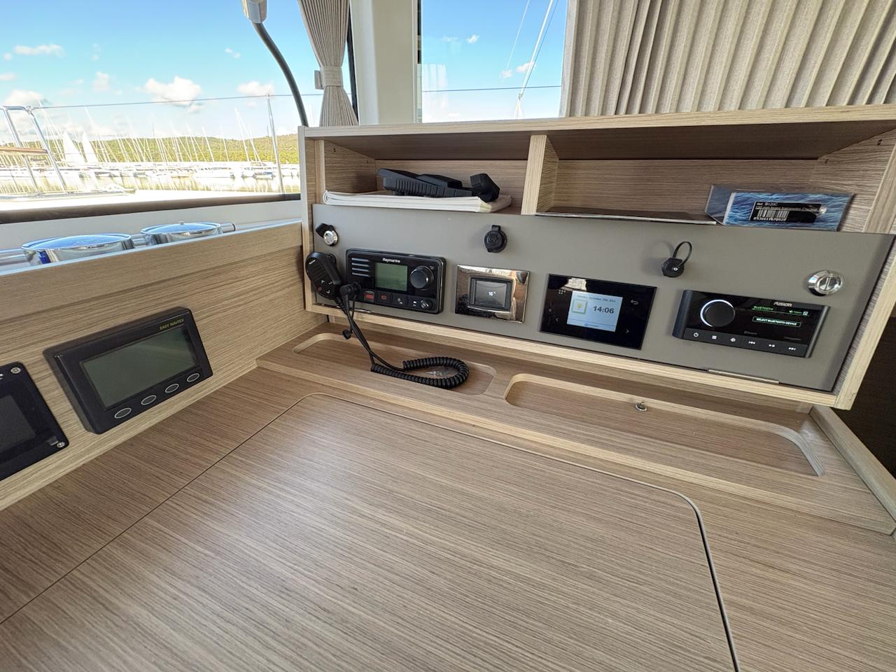 Lagoon 42 — photo 16