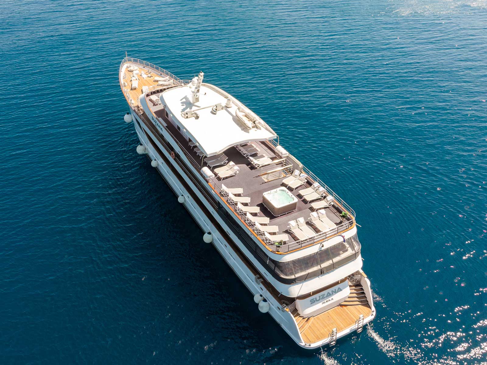 Luxury Motor Yacht — photo 43