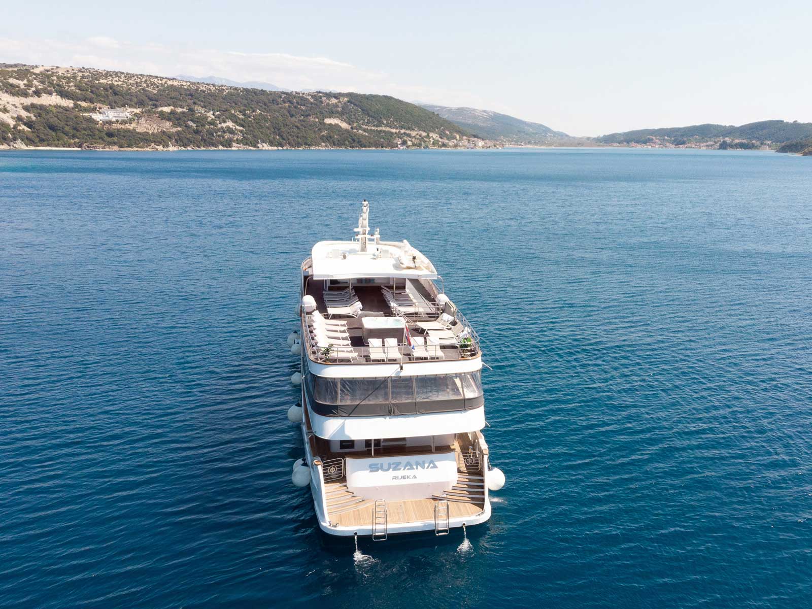 Luxury Motor Yacht — photo 11