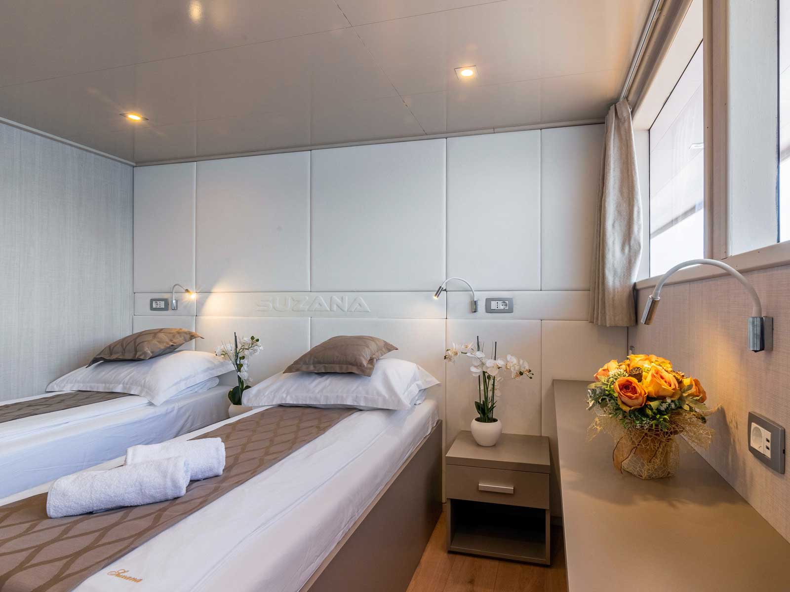 Luxury Motor Yacht — photo 63