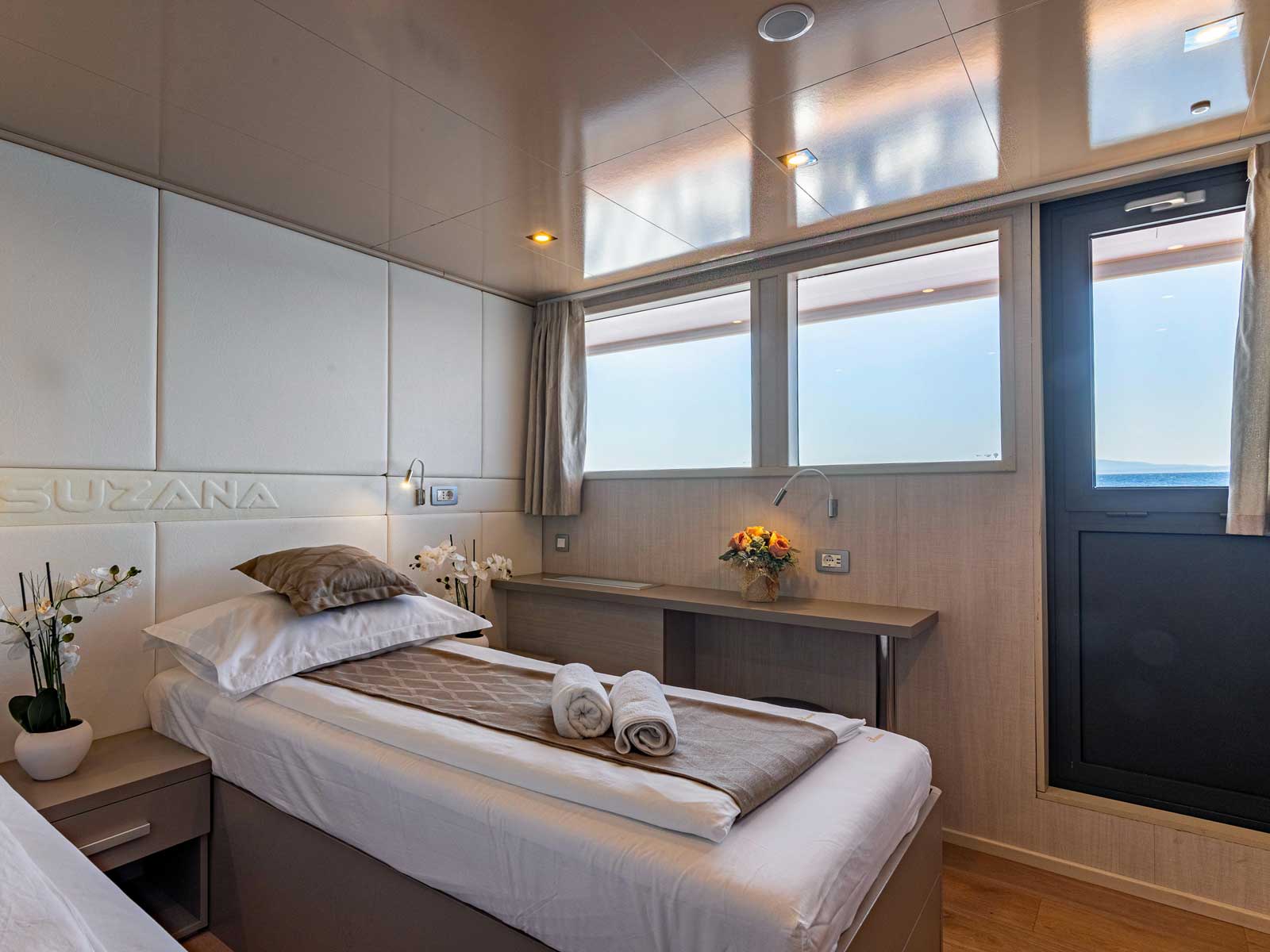 Luxury Motor Yacht — photo 59